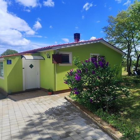 Kuca Za Odmor Tri Sunca Villa Pula Exterior photo