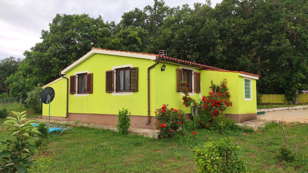 Kuca Za Odmor Tri Sunca Villa Pula Exterior photo